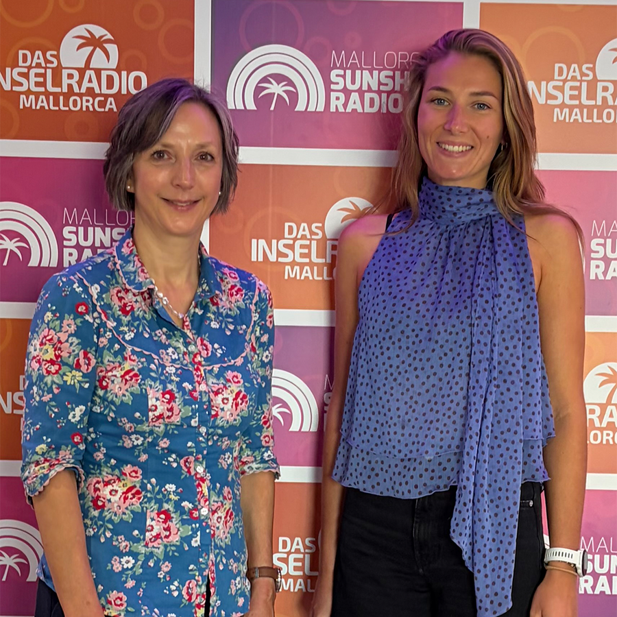 Esther Grote zu Besuch beim Inselradio auf Mallorca.